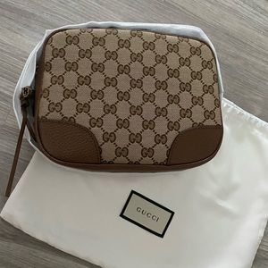 🛑 SOLD 🛑 GUCCI BREE CROSSBODY BAG